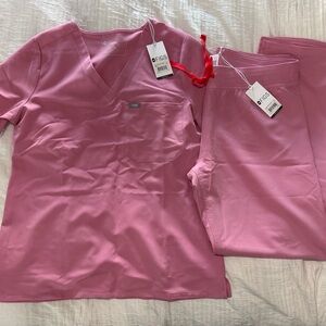 FIGS scrub set - NWT